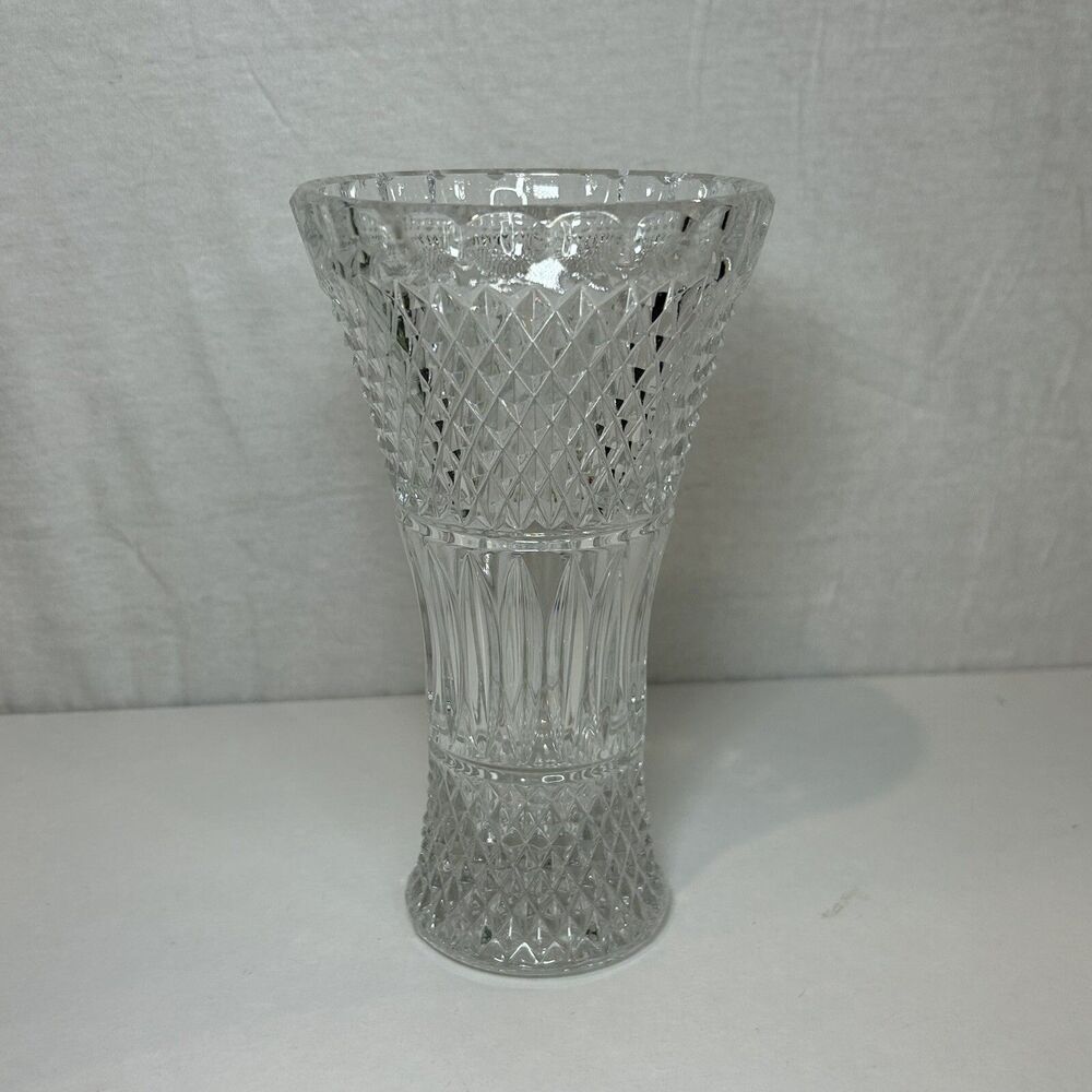 Crystal Glass vase 7” Tall‎ Scalloped Edge Flared Mouth